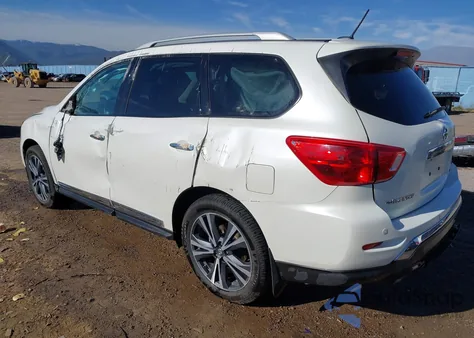 2018 Nissan Pathfinder Platinum из США, поврежденный, VIN 5N1DR2MM8JC626732